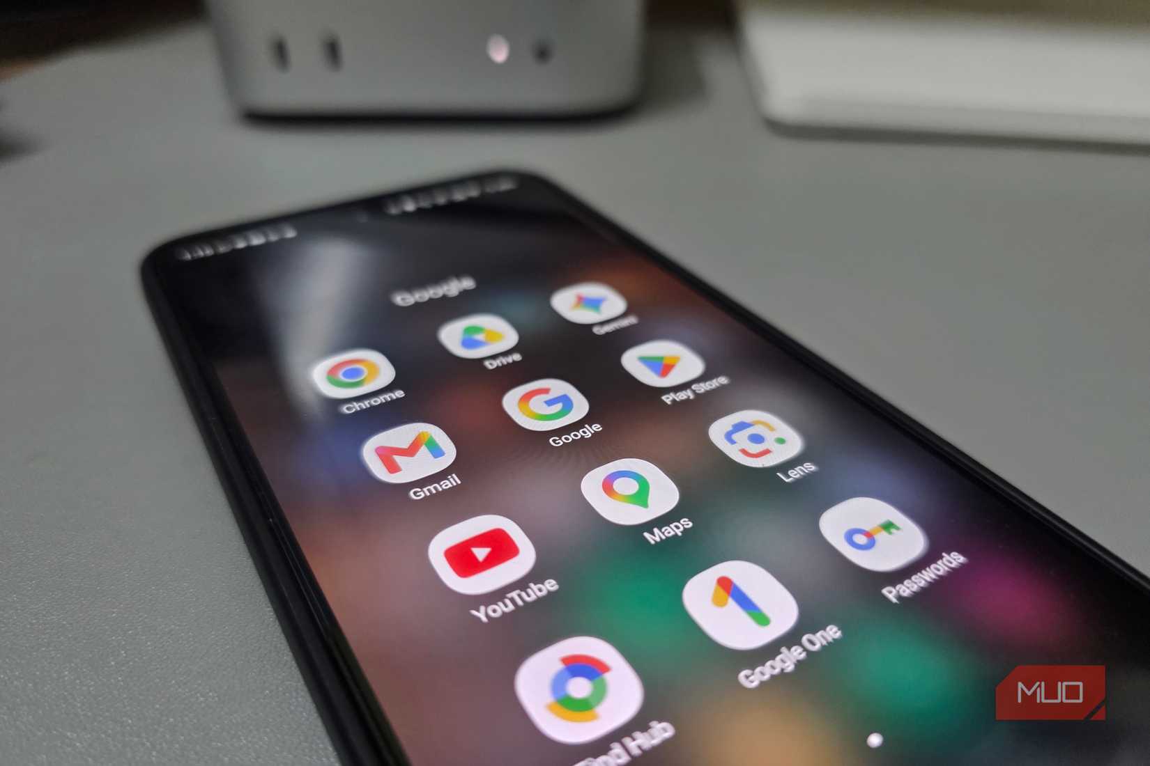 پوشهای از اپلیکیشنهای Google روی گوشی اندرویدی