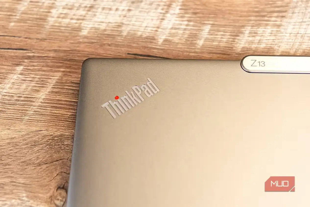 لوگوی ThinkPad روی لپتاپ Lenovo Z13 Gen 2