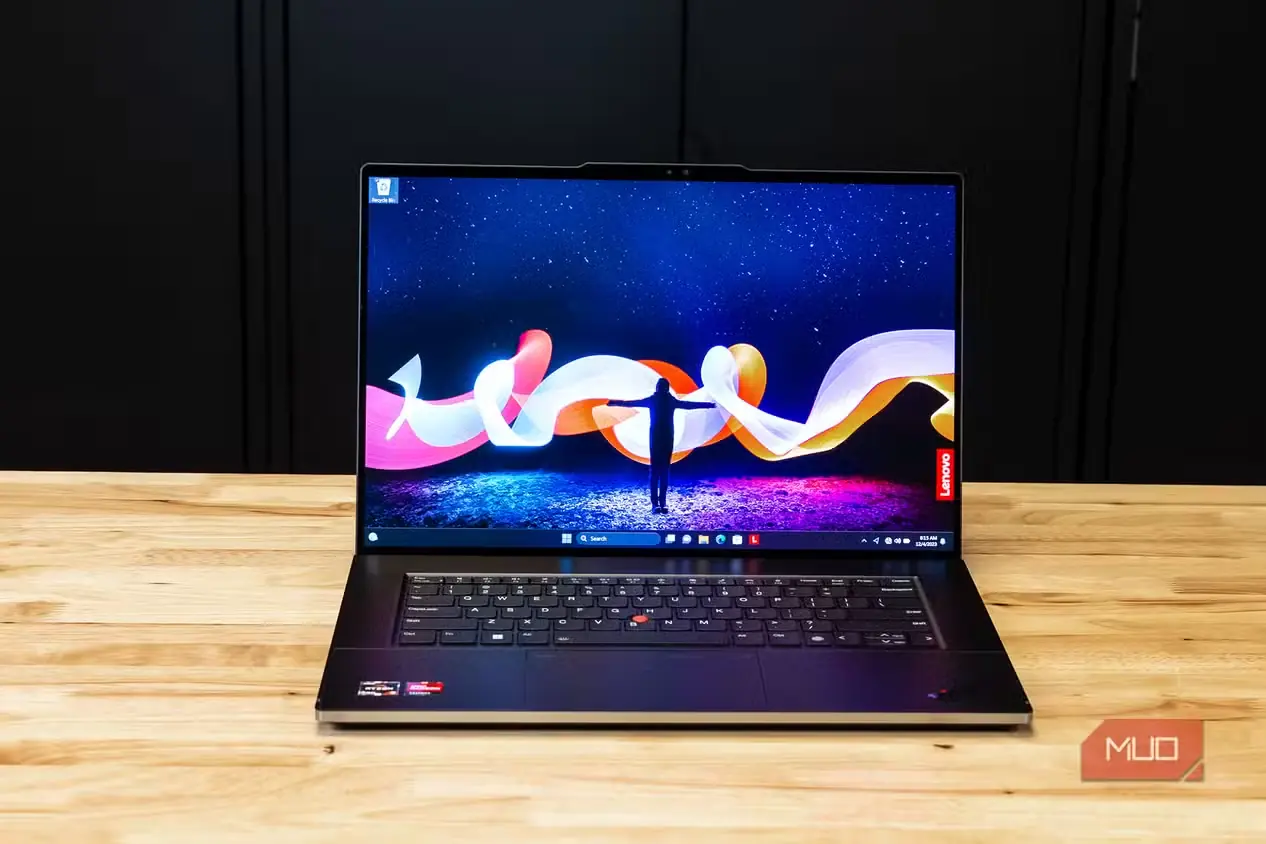 صفحه نمایش پسزمینه لپتاپ Lenovo ThinkPad Z16 Gen 2 AMD-1
