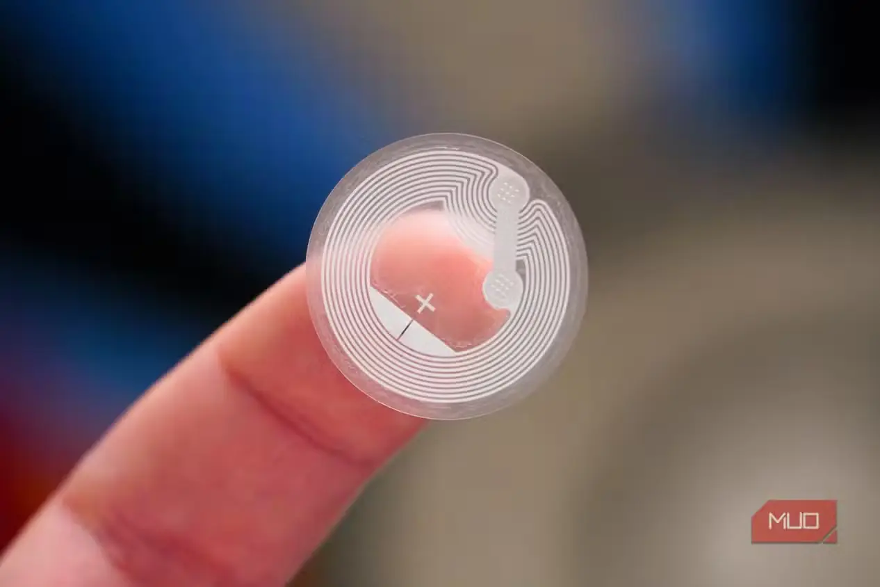 برچسب NFC روی نوک انگشت