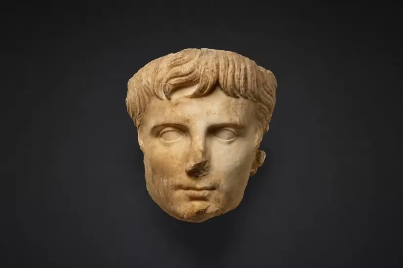 پرتره مرمرین امپراتور Augustus