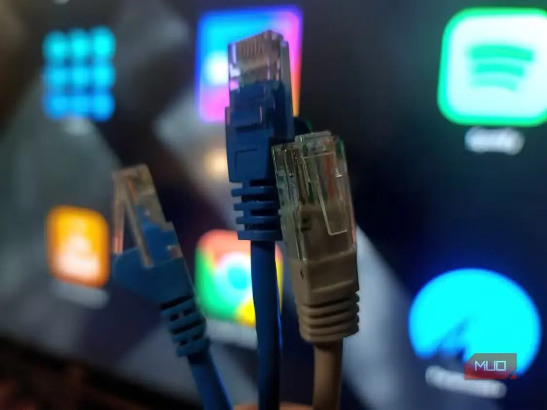 سه کابل اترنت (۲ عدد Cat5e، ۱ عدد Cat6a) برای آزمون سرعت برگزیده شد