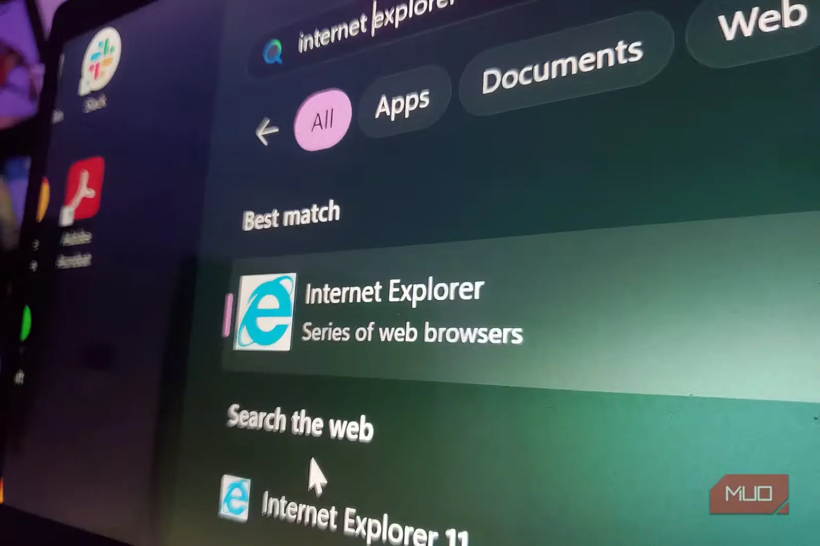 نتایج جست‌وجوی Internet Explorer روی صفحه‌نمایش رایانه.