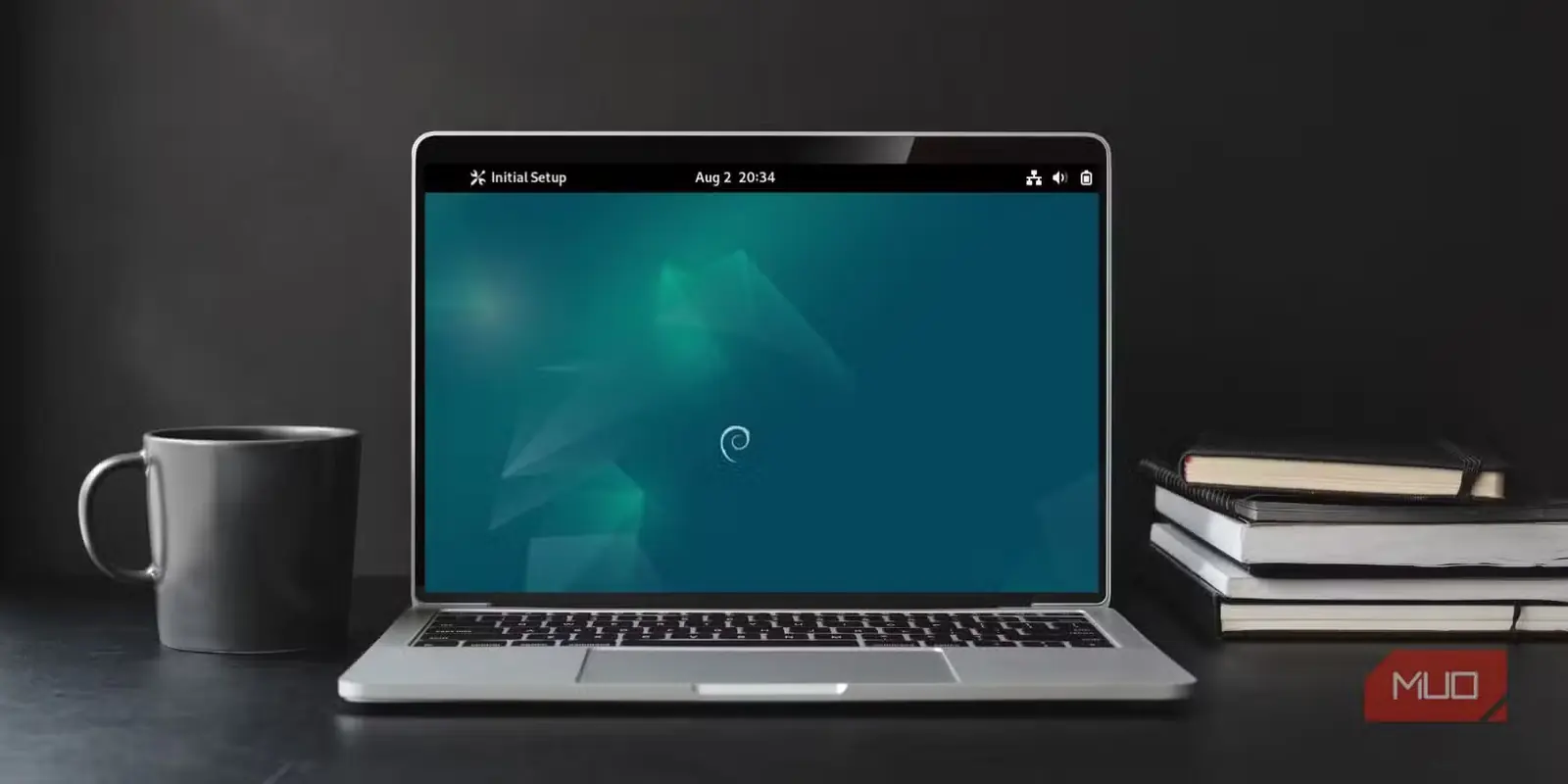 لپتاپی با سیستمعامل دبیان نصبشده روی ویرچوالباکس