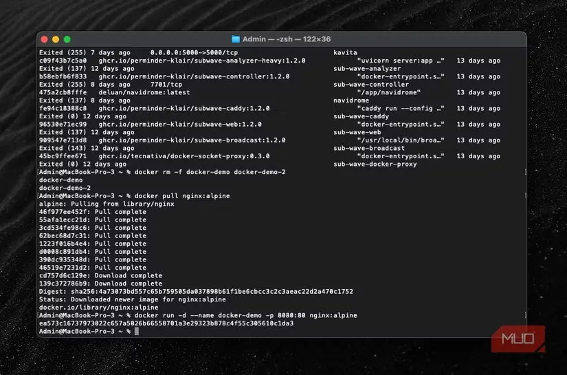 Docker run یک کانتینر را از یک ایمیج Docker ایجاد میکند.