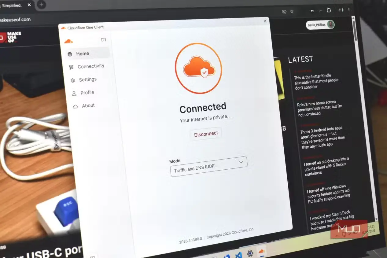صفحهنمایش لپتاپ با DNS کلادفلر وان متصل