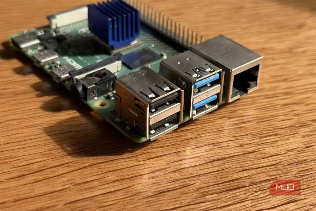 پورتهای USB و Ethernet روی Raspberry Pi 4
