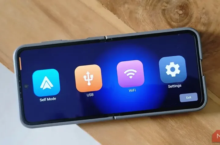 رابط کاربری Android Auto با ناوبری نقشه و پخش ویدیو روی Samsung Galaxy Z Flip 6