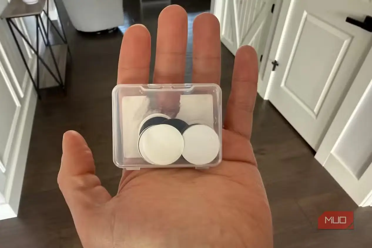 برچسبهای NFC در قاب پلاستیکی.