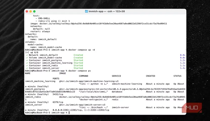 ترمینال سلامت سرویسهای داکر را تأیید میکند.