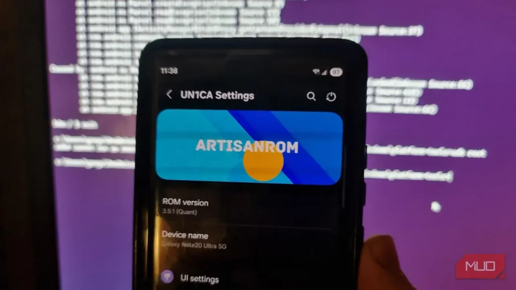 به Galaxy Note شش‌سالهٔ خود به‌روزرسانی دادم که سامسونگ ارائه نمی‌داد
