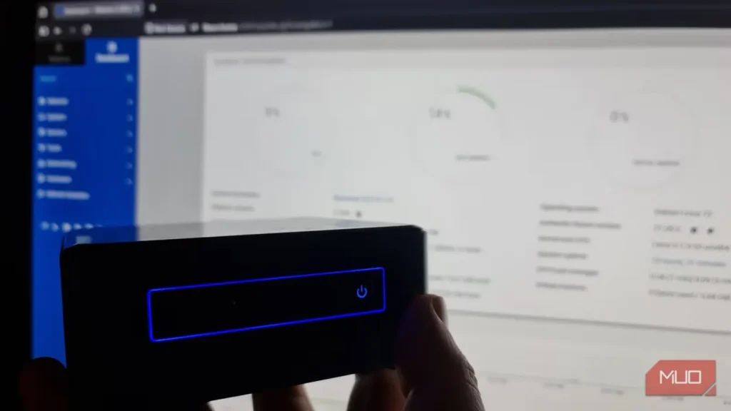 یک مینی‌پی‌سی رایگان گرفتم و TurnKey Linux آن را به یک NAS پشتیبان‌گیری‌شده با فضای ابری تبدیل کرد