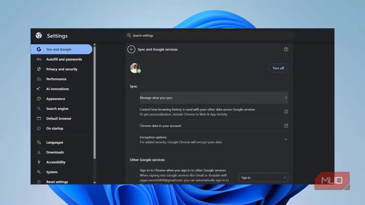 صفحه تنظیمات Chrome که Sync و Google services را نشان میدهد و گزینه Manage what you sync پررنگ شده است