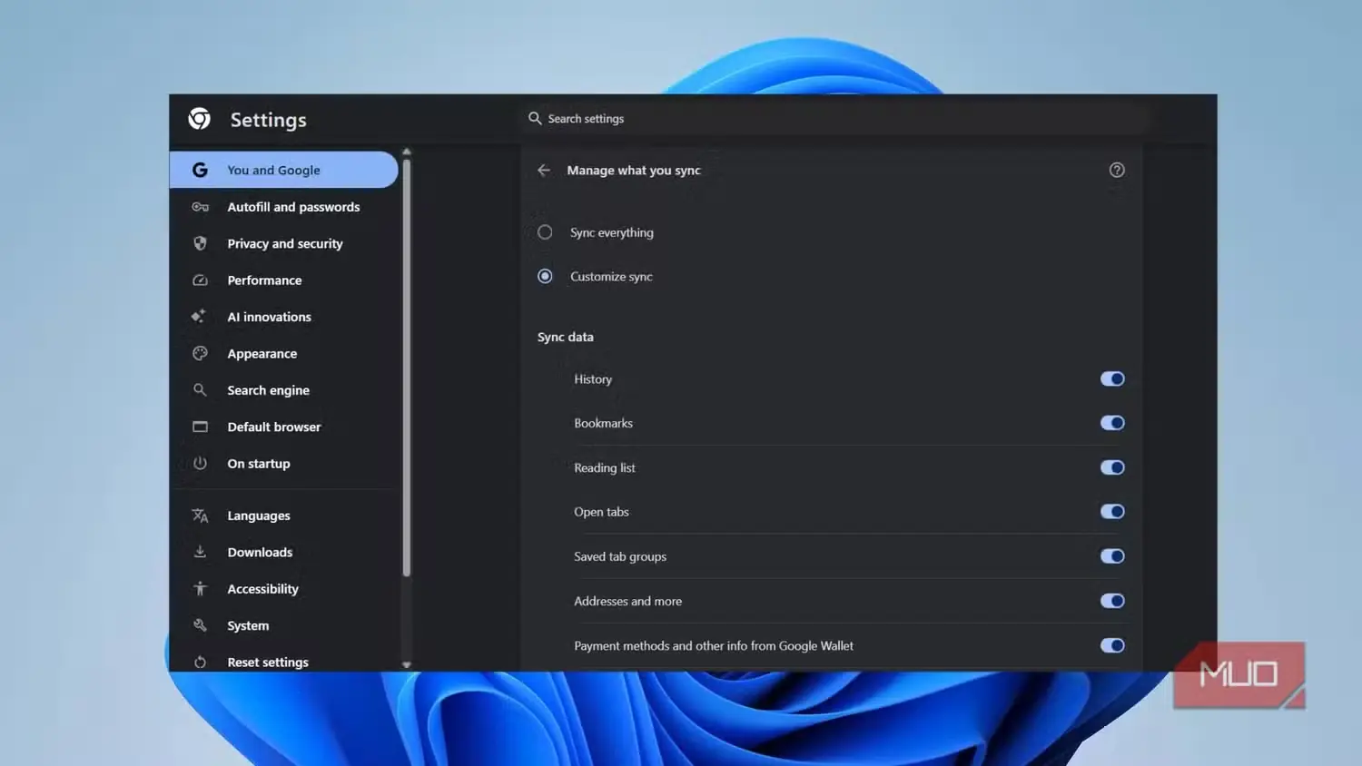 منوی تنظیمات همگامسازی Chrome با گزینه Customize sync انتخابشده و تمام کلیدهای داده فردی فعال
