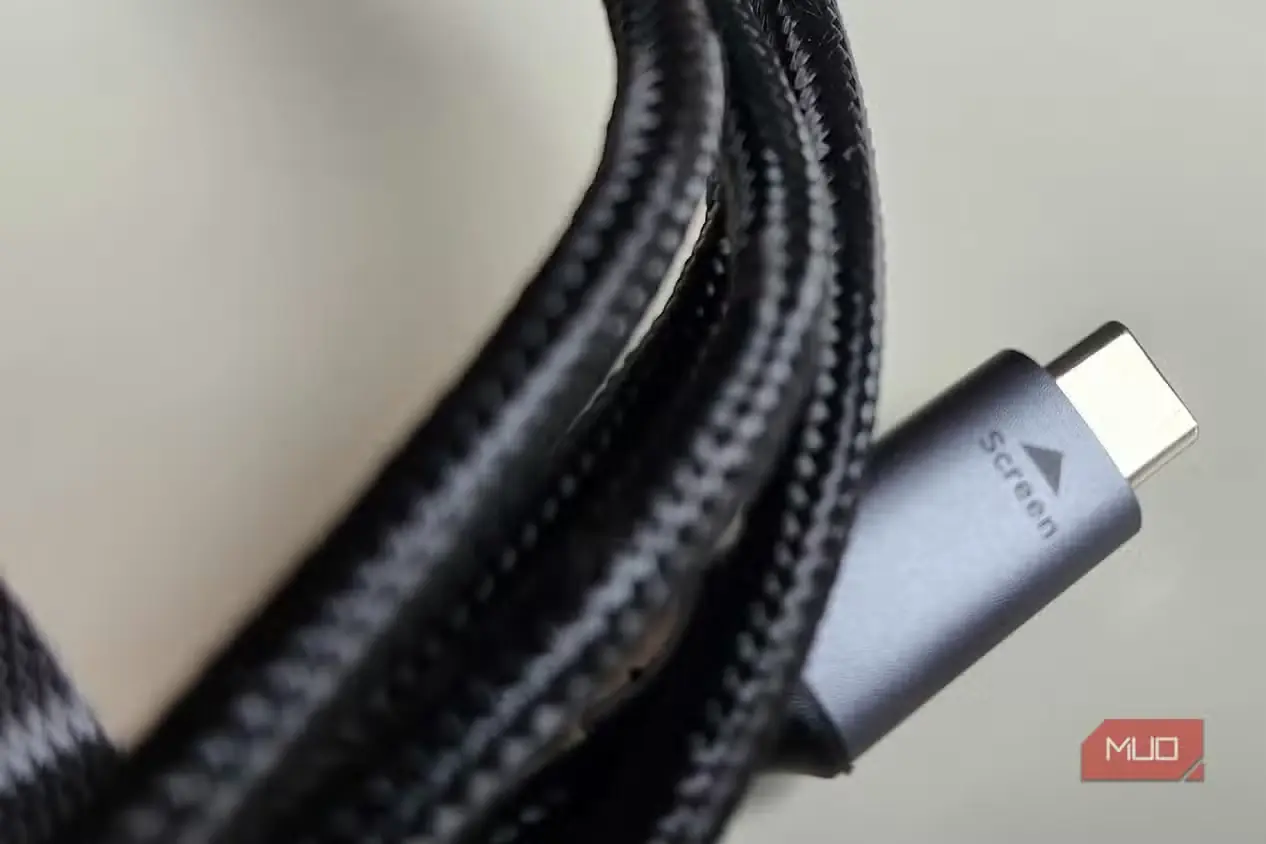 صفحه نمایش USB C