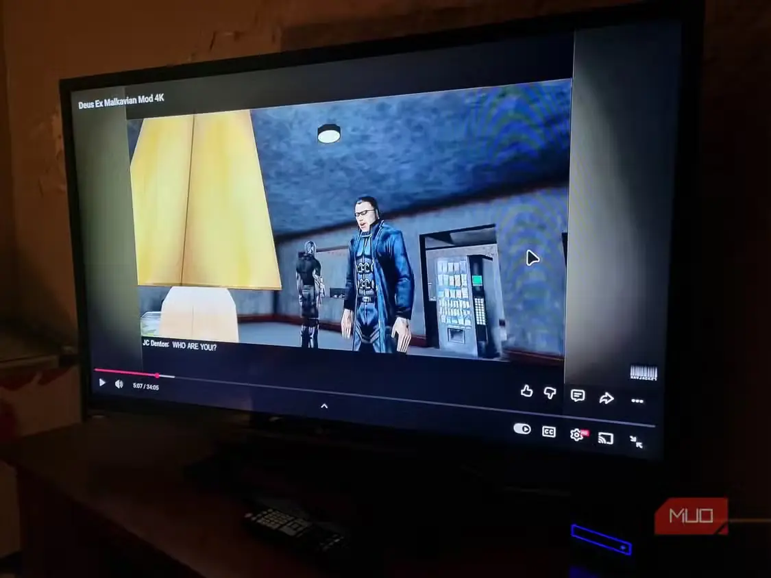 ویدیوی متوقف‌شدهٔ YouTube در اپلیکیشن وب Linux Mint روی مرورگر Chrome ایزوله و تمام‌صفحه