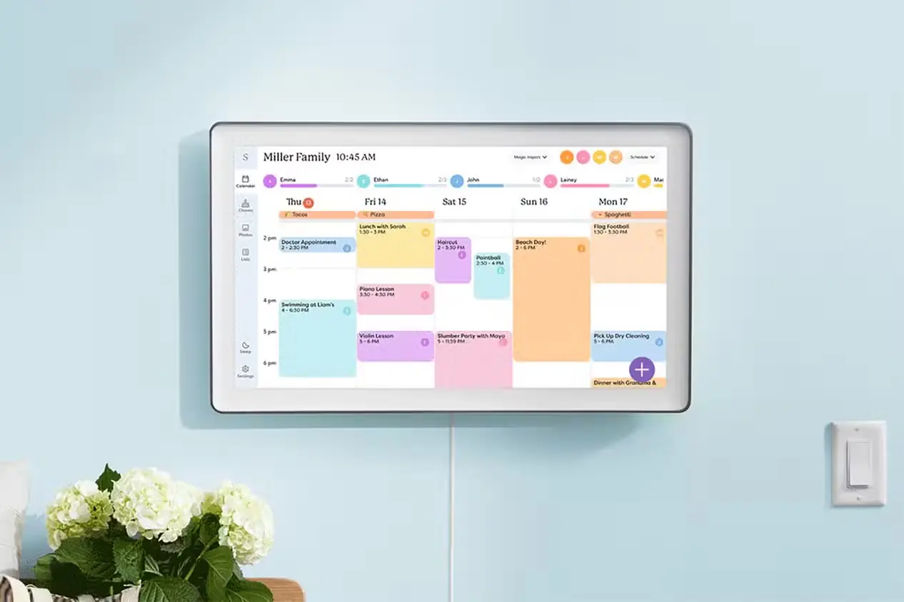 Skylight Calendar Max نصبشده بر دیوار نمایش جزئیات تقویم