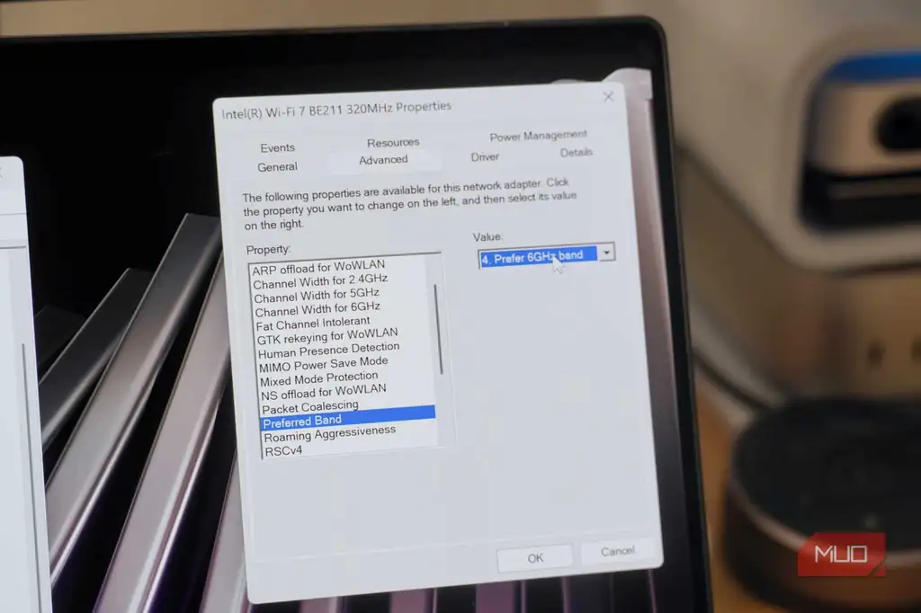 Pick a Wi-Fi preferred band in Windows 11.