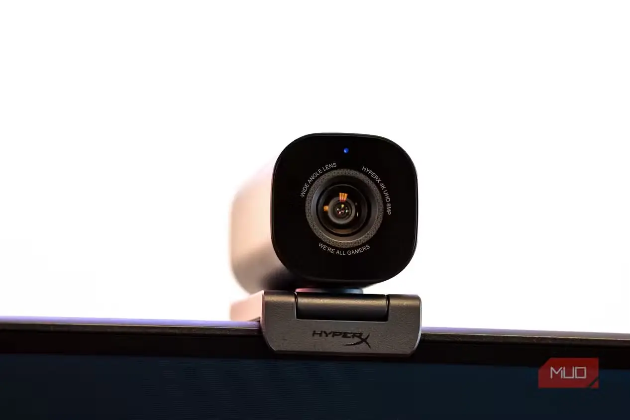 نمای روبهروی وبکم HyperX Vision S