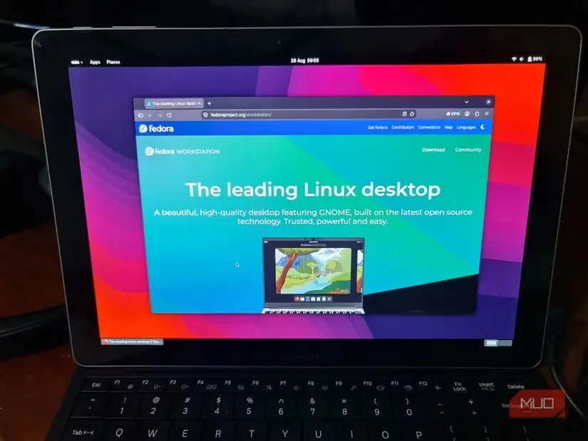 نصب Fedora Workstation 44 روی تبلت Samsung ProTab دارای Windows 10