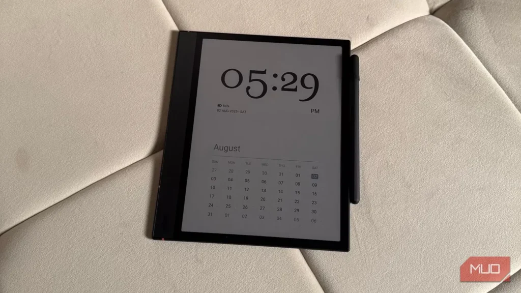 دیگر از iPad یا Kindle قدیمی‌ام برای مطالعه استفاده نمی‌کنم — در اینجا آنچه به جای آن‌ها به کار می‌برم