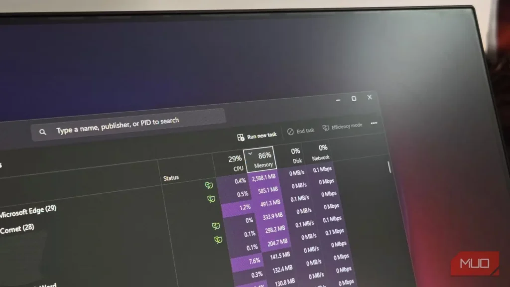 بیش از ۴۰ پردازش مخفی ویندوز پیدا کردم که CPU را درگیر می‌کرد — نحوه غیرفعال‌کردن آن‌ها