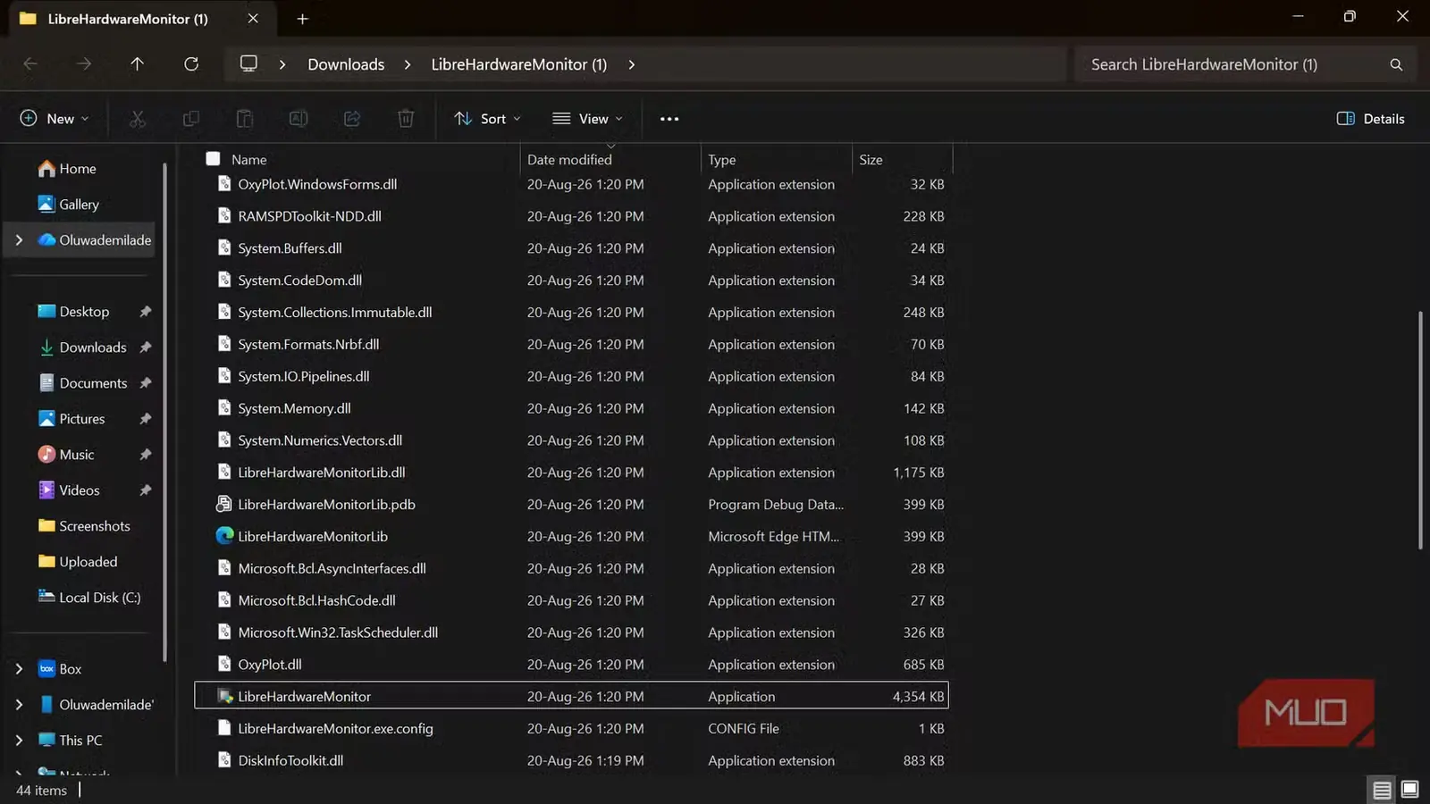 محتوای پوشه استخراجشده Libre Hardware Monitor در File Explorer