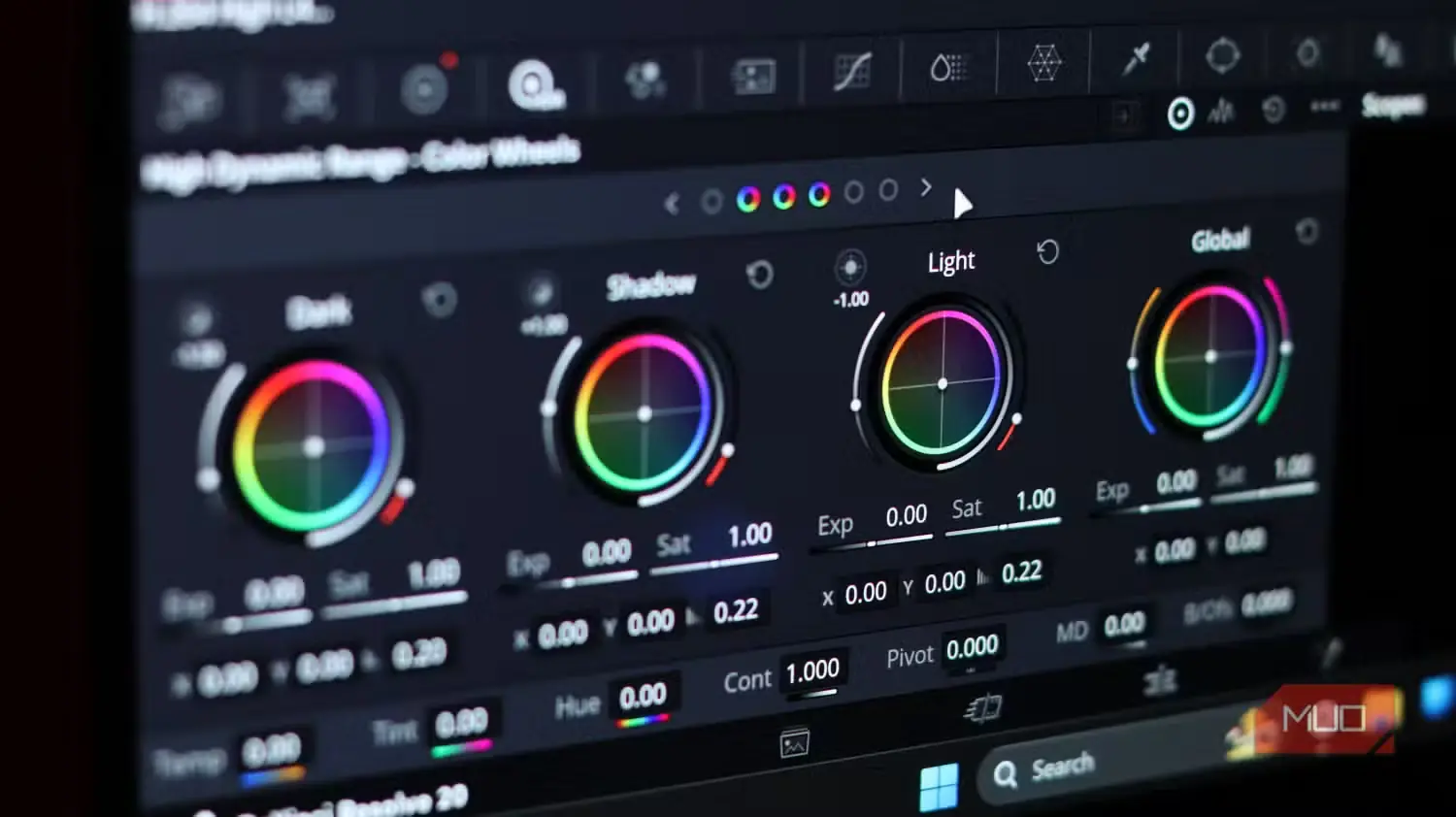 چرخهای رنگ HDR در برنامه DaVinci Resolve
