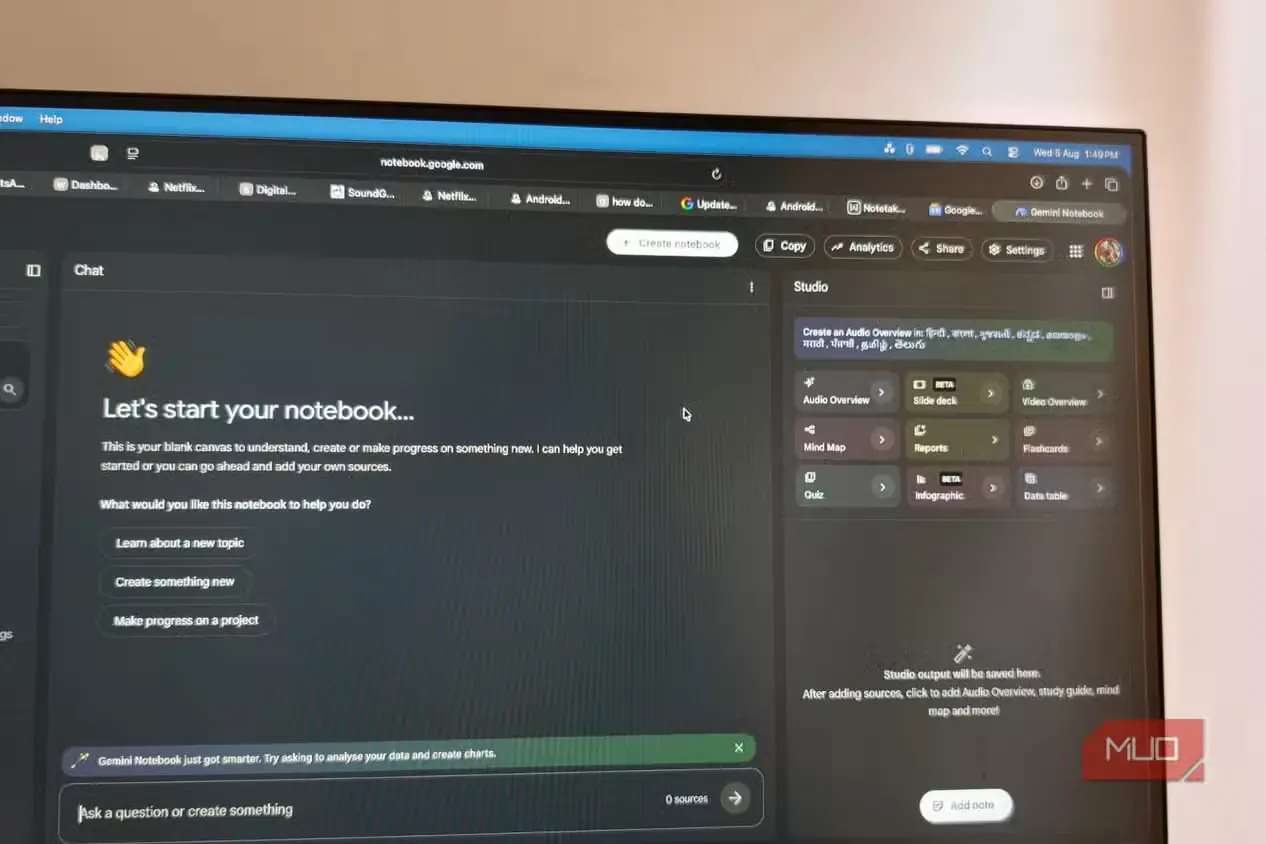 یک دفترچه باز شده در Gemini Notebook روی کامپیوتر