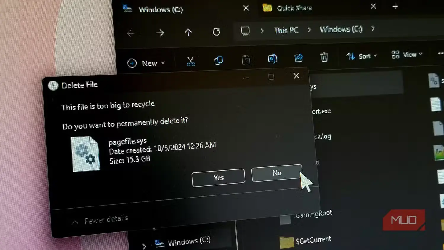 کادر حذف pagefile.sys در File Explorer ویندوز ۱۱