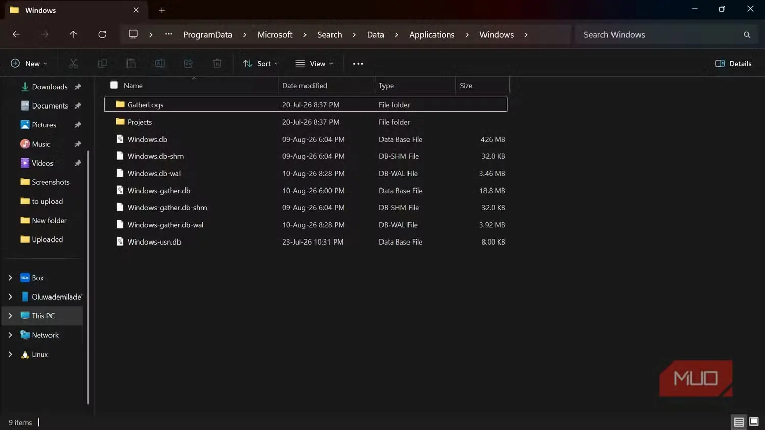 پنجره File Explorer ویندوز نمایشدهنده پوشههای سیستمی