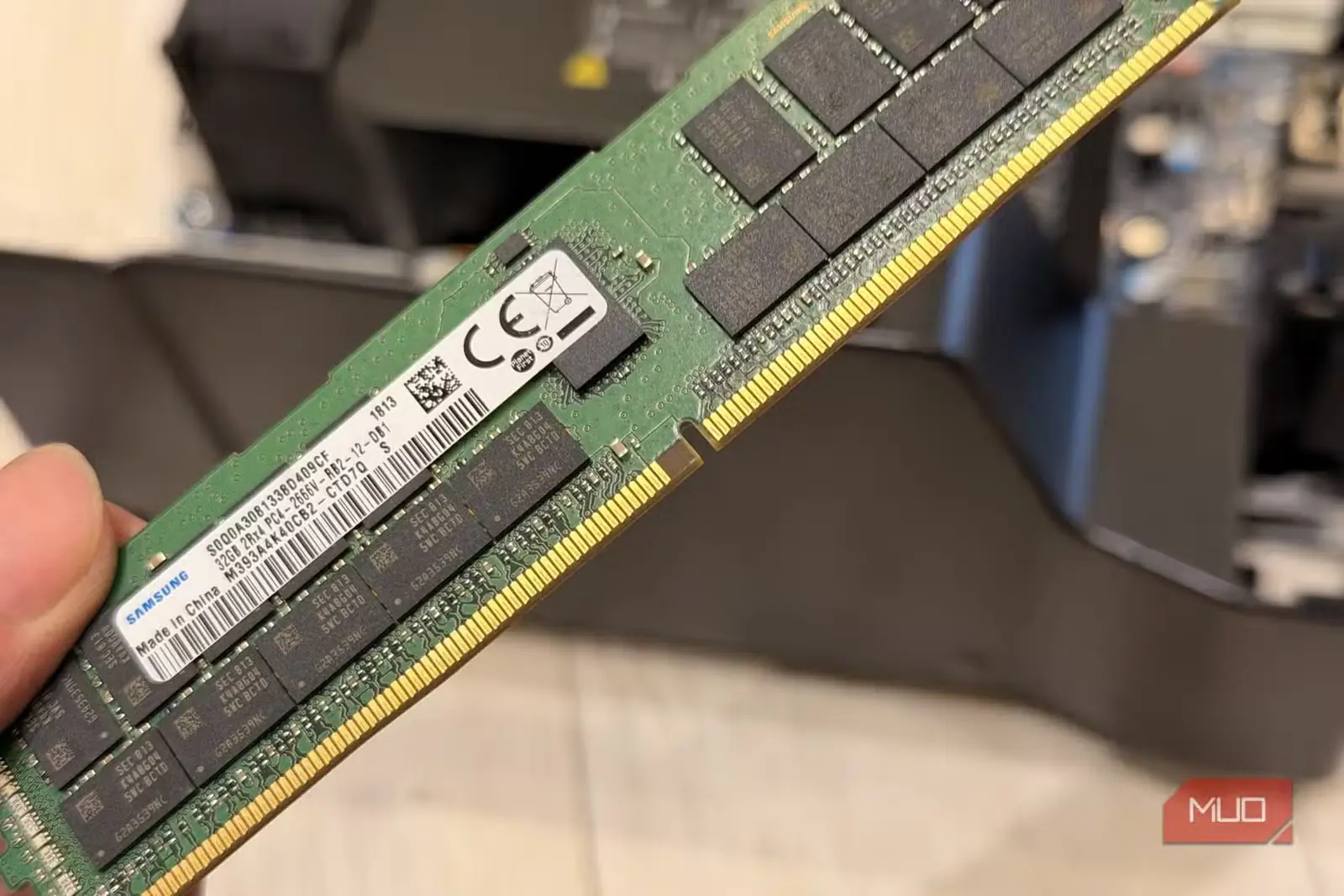 ماژول حافظه رجیستری ECC DDR4 ظرفیت ۳۲ گیگابایت ساخت سامسونگ در دست