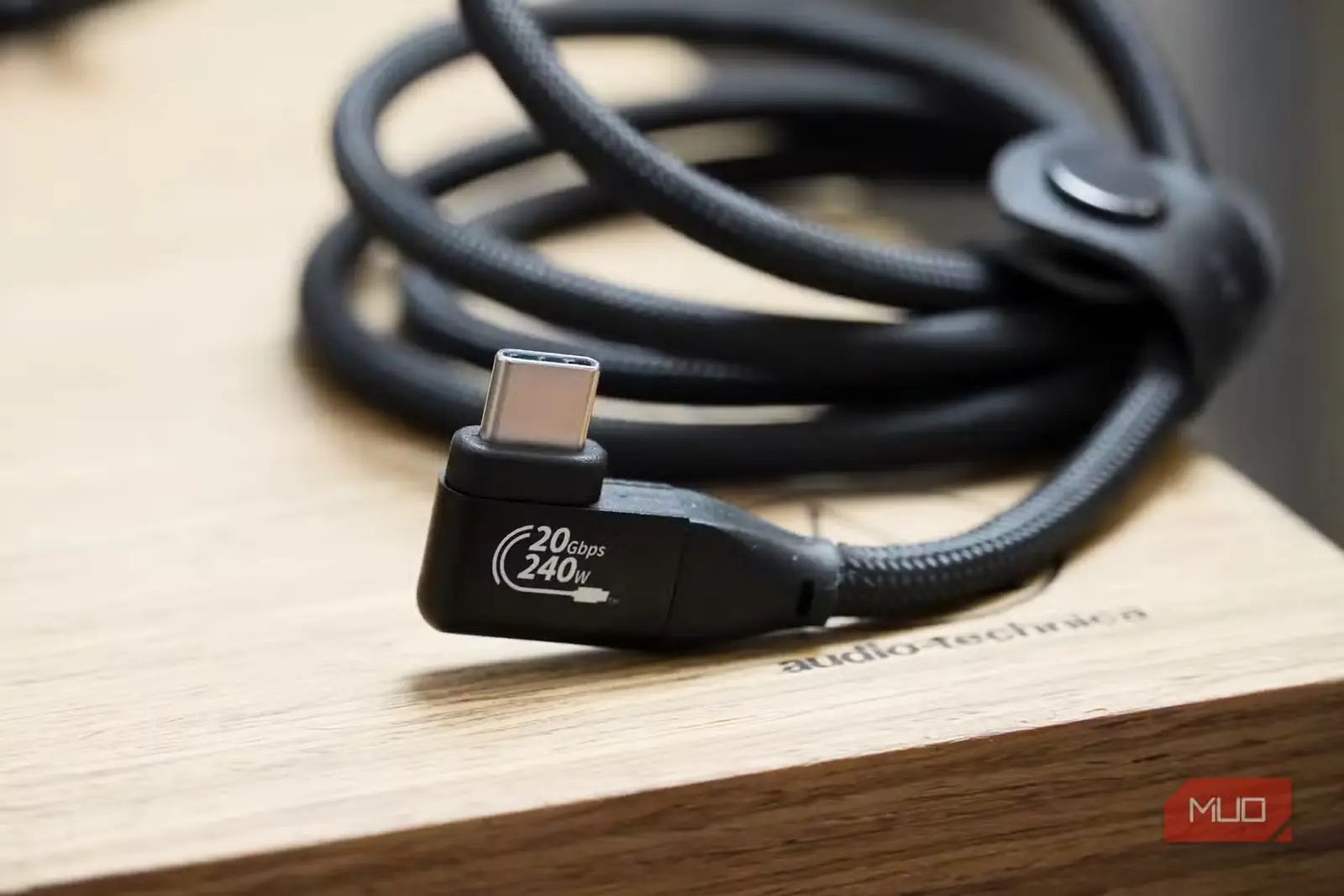 کابل USB-C با پهنای باند ۲۰ گیگابیت بر ثانیه
