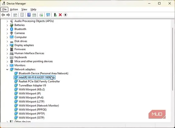 نمایش Device Manager با انتخاب آداپتور Wi-Fi