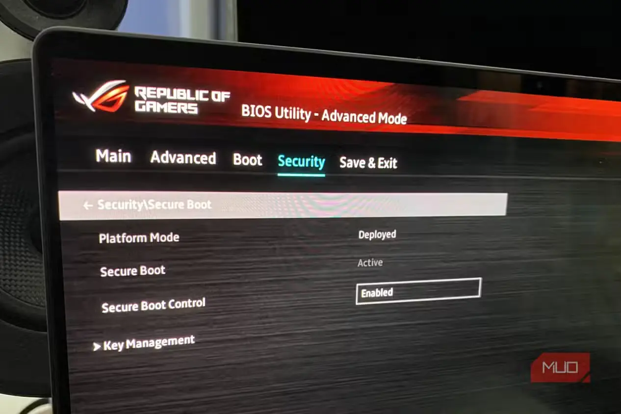 تنظیم Secure Boot در BIOS لپتاپ