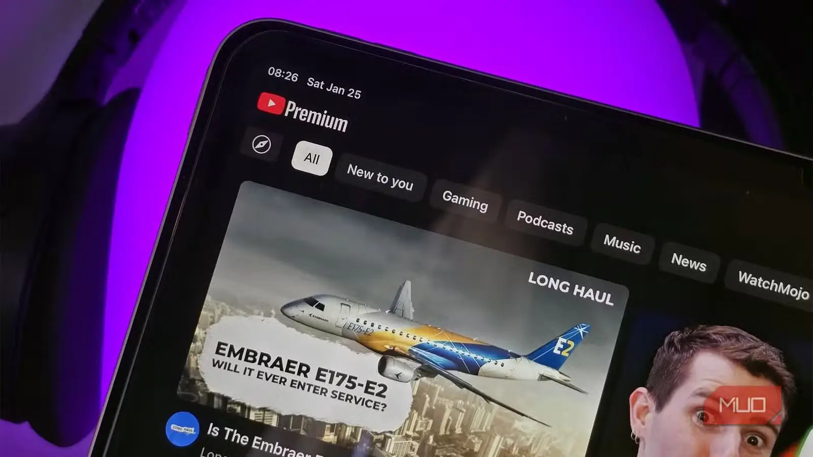 در حال استفاده از YouTube Premium روی iPad Air