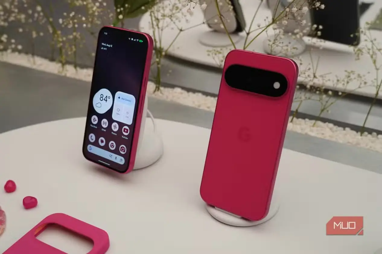 نمای جلو و پشت گوشی Pixel 11