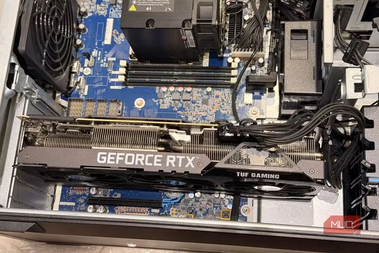 کارت گرافیک ASUS TUF Gaming GeForce RTX 3090 نصبشده در کیس HP Z6 G4