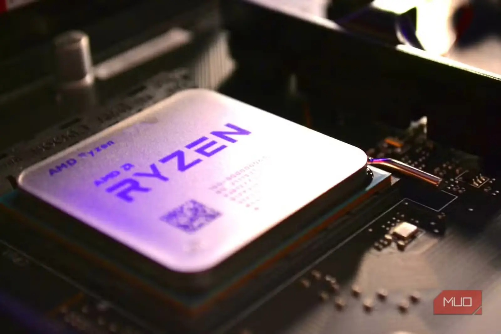 پردازندهٔ AMD Ryzen نصب‌شده روی مادربرد