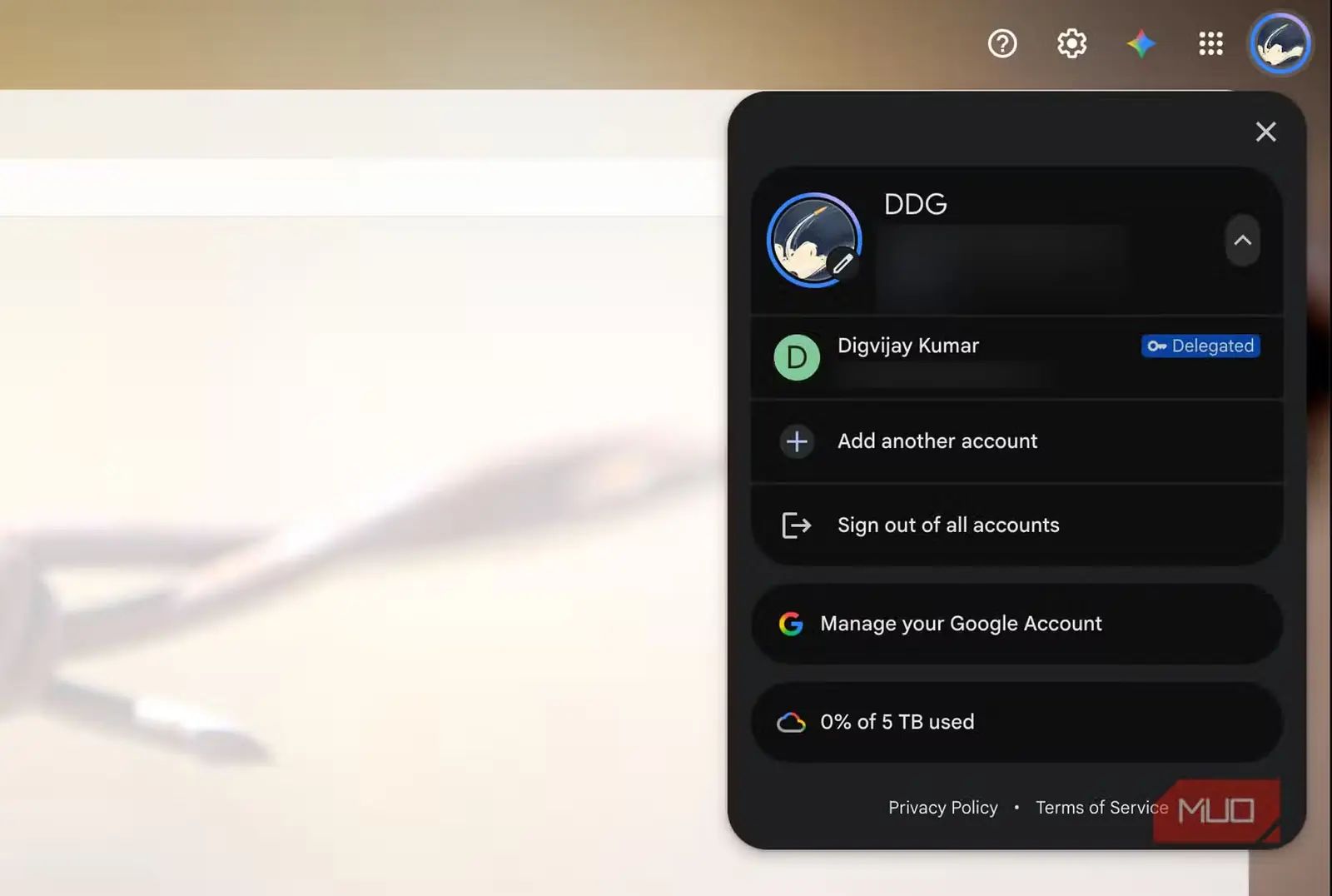 نشان حساب دارای دسترسی واگذارشده در منوی نمایه Google
