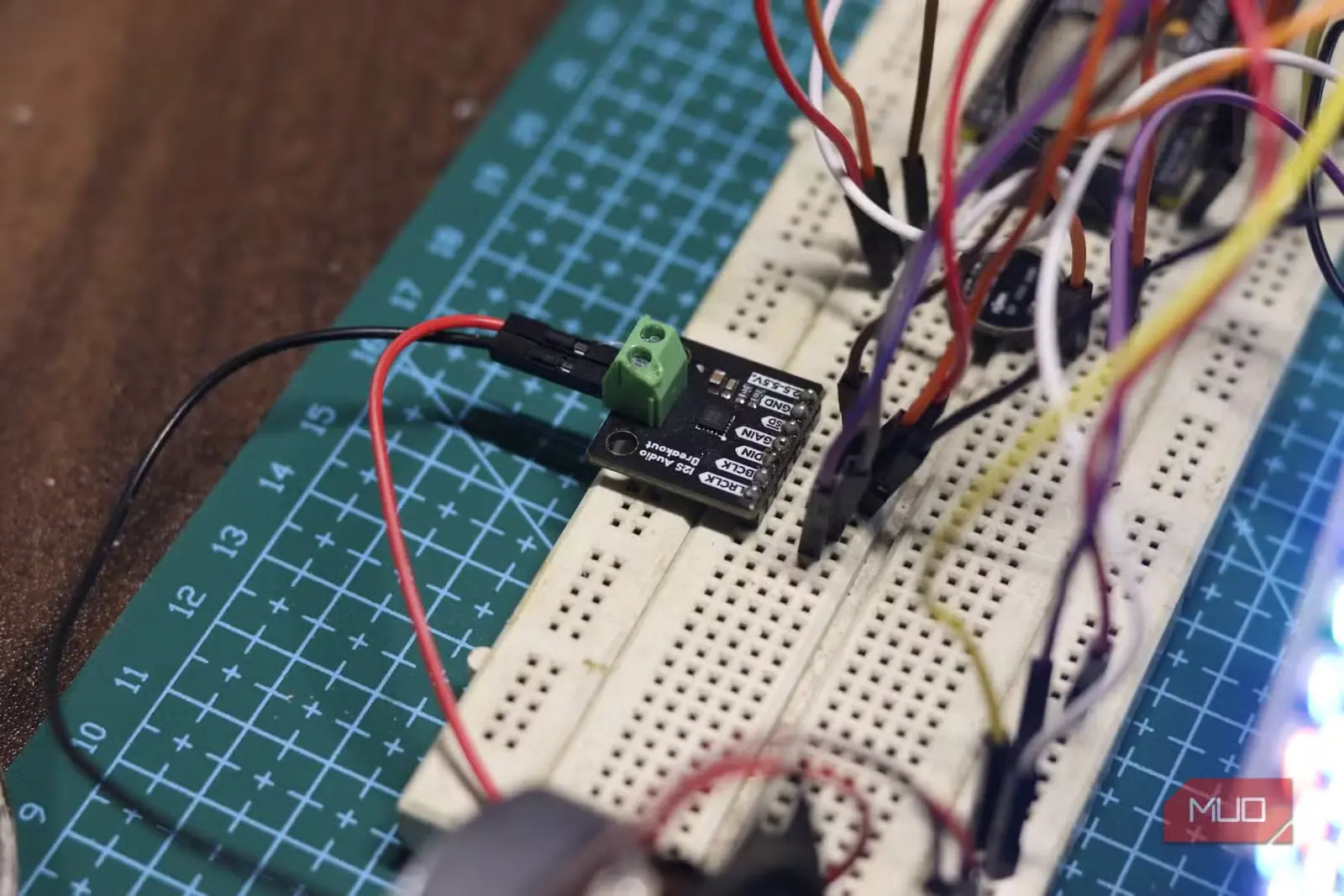 برد تقویتکننده دستیار صوتی ESP32
