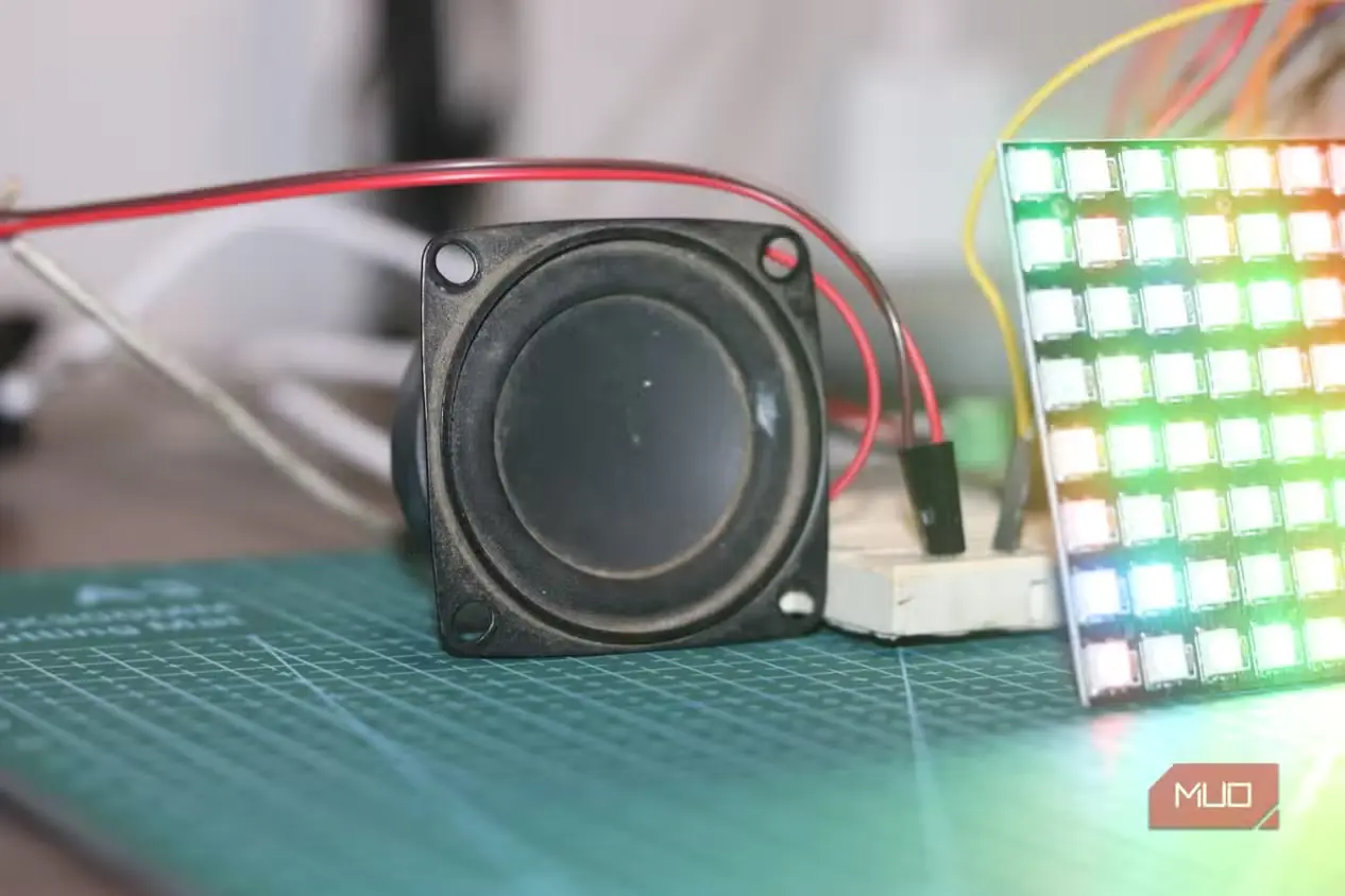 بلندگوی متصل به دستیار صوتی ESP32