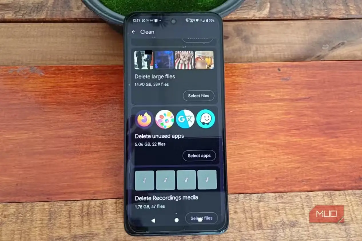 نمایش 14.90GB فایل حجیم آمادهٔ بررسی در یک گوشی Android بهوسیلهٔ Files by Google