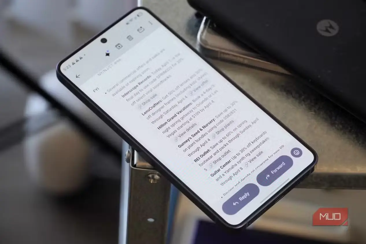 فهرست پیشنهادهای ایمیلی در گزارش Google CC