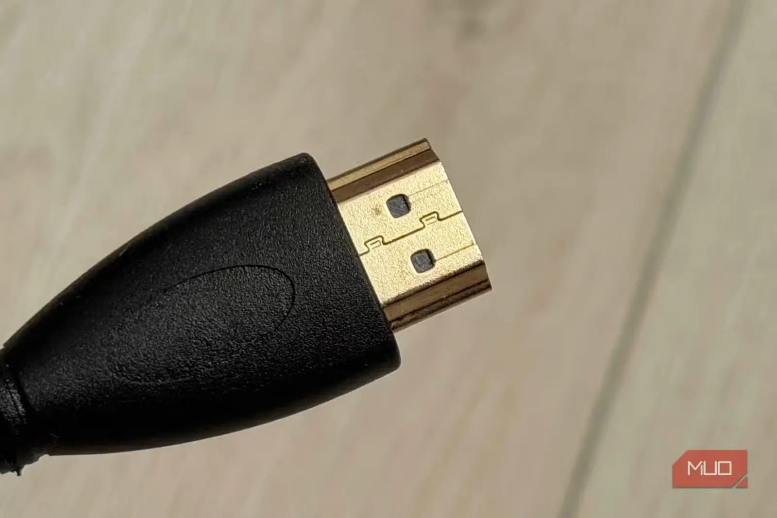 نمای پشتیِ کانکتور HDMI