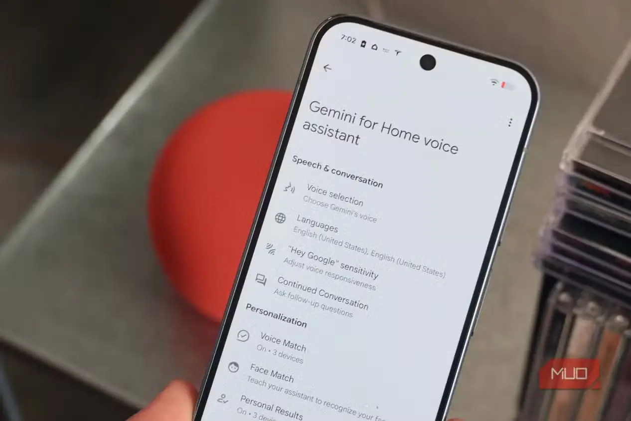 صفحهٔ تنظیمات Gemini for Home با گزینهٔ انتخاب صدا