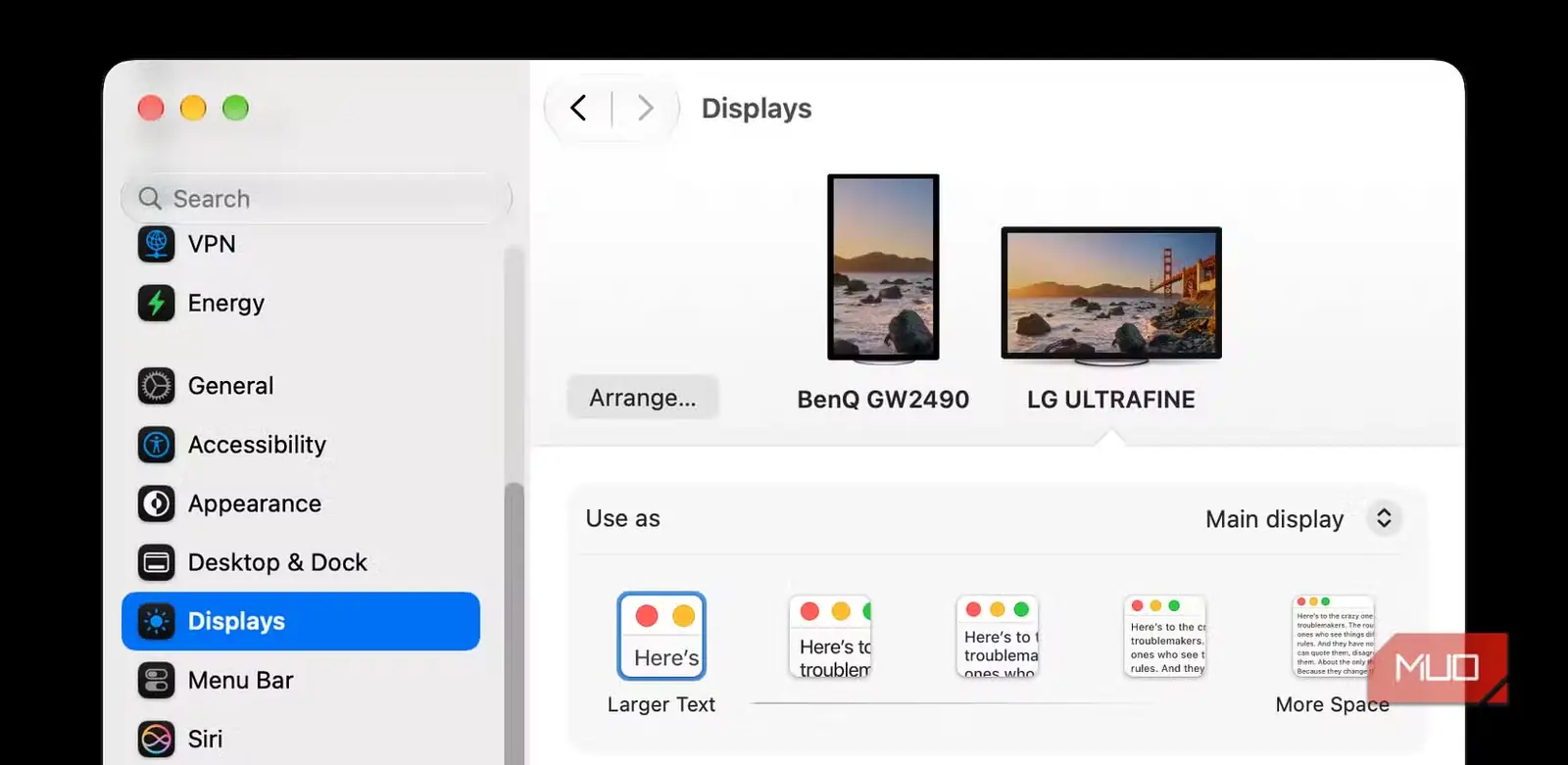 تنظیم مقیاس نمایشگر در macOS با انتخاب گزینهٔ «متن بزرگتر»