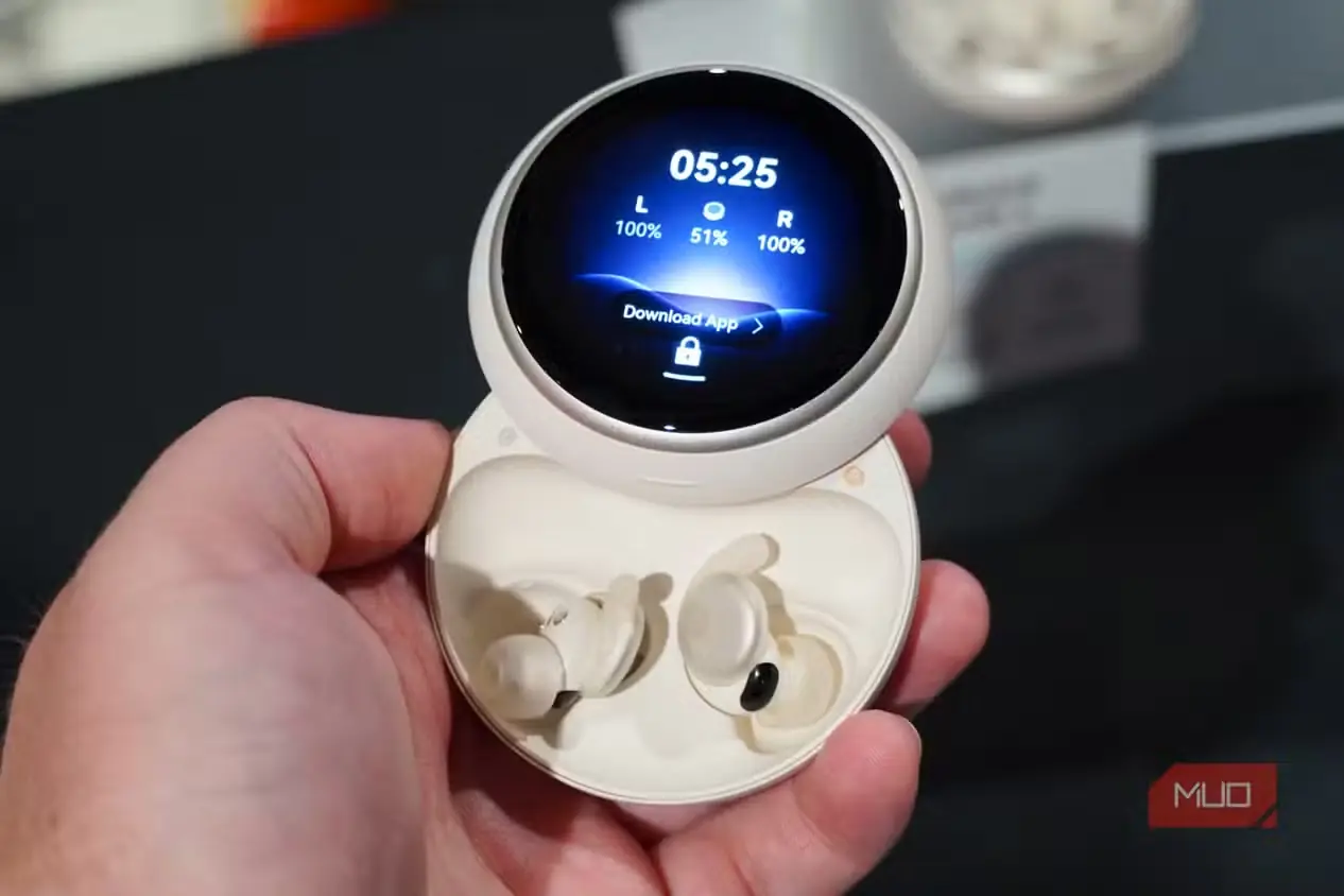 کیس ایرباد Soundcore Sleep 4 Pro با نمایشگر لمسی داخلی