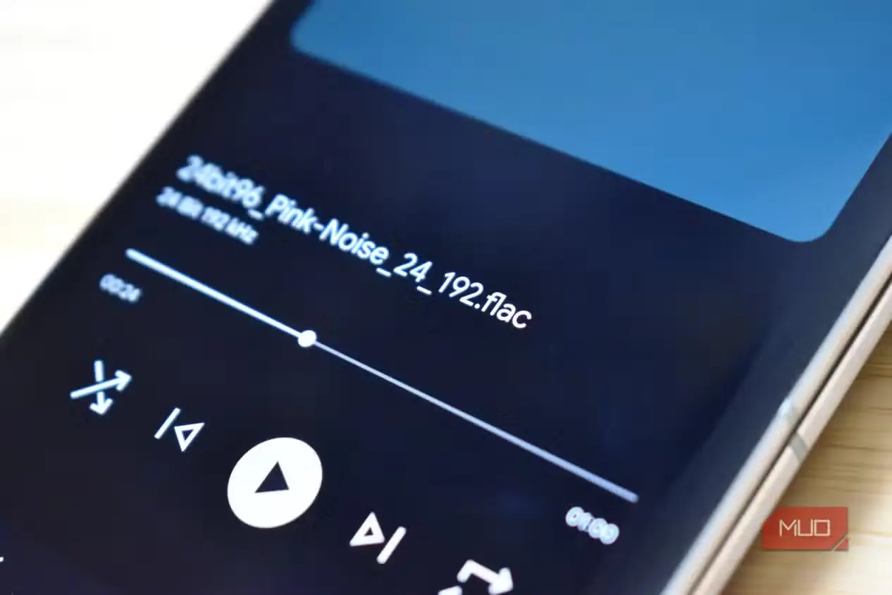 پخش فایل صوتی 192kHz در پخش‌کننده Motorola Razr Fold