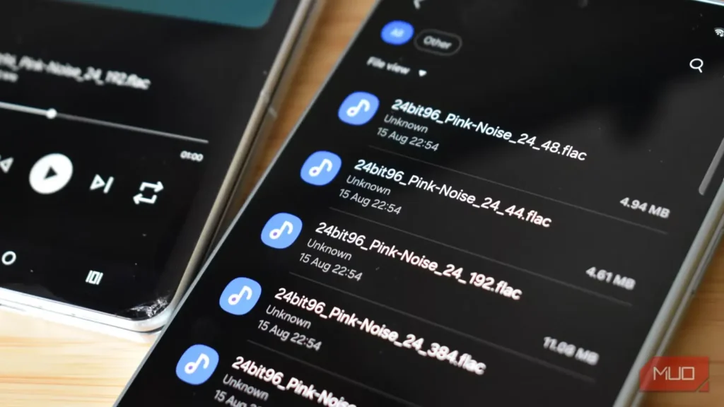 آزمایش صدای بدون اتلاف روی گوشی‌های Galaxy، Razr، Nothing و Tecno که تنها یکی از آن‌ها درست عمل کرد